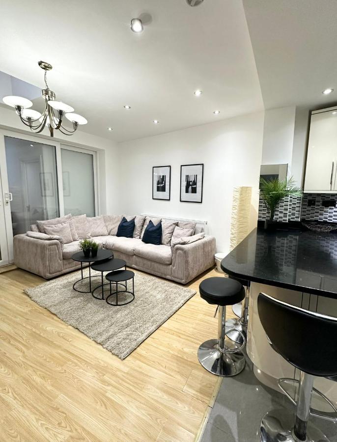 Relaxing Room In Spacious House Лондон Екстер'єр фото